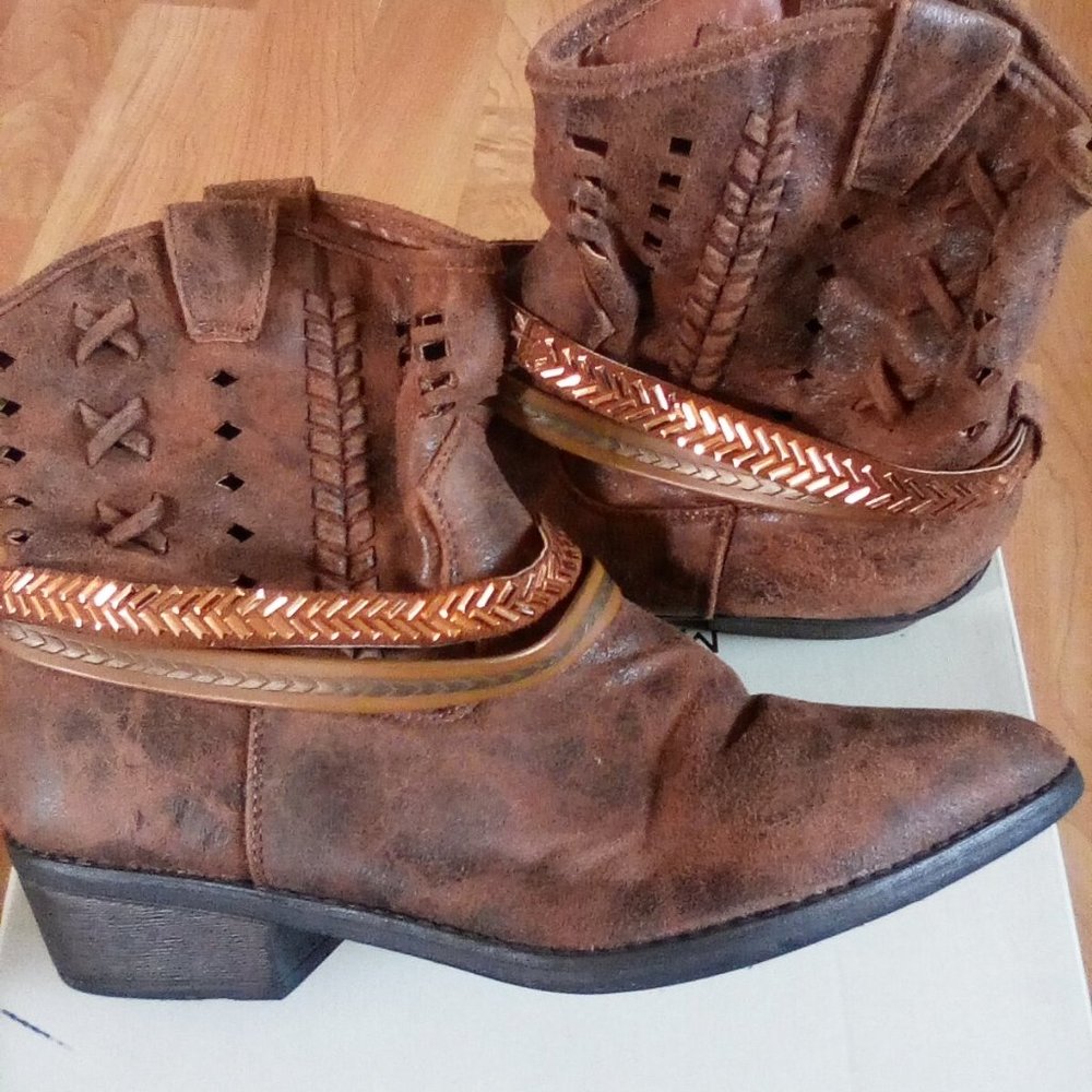 Cato size 7 ankle boot gently worn